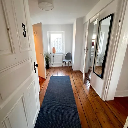 No.9 Apartment *